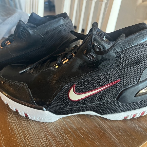 Size 9- Nike Air Zoom Generation 2004 main image 7